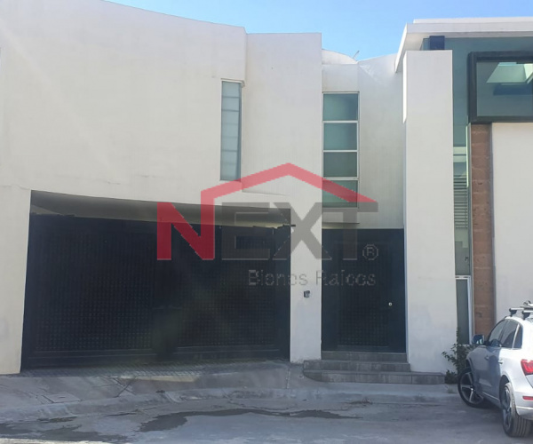 "SE VENDE CASA AL NORTE DE LA CIUDAD"