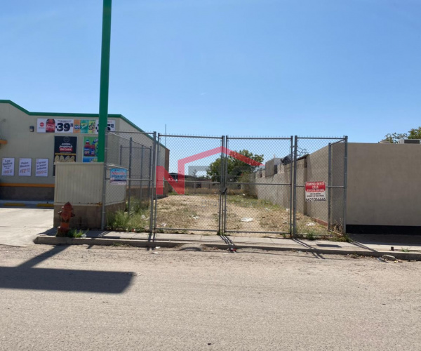 SE VENDE TERRENO COMERCIAL EN LOS PINOS RESIDENCIAL