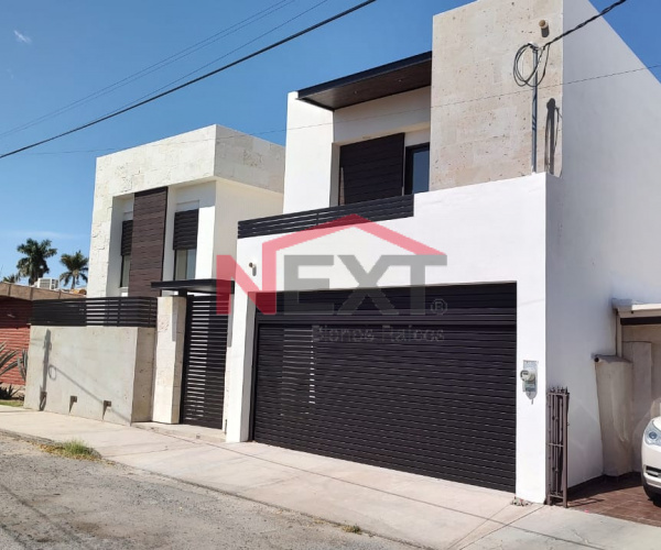 SE VENDE CASA DE DOS PLANTAS EN COLONIA VILLA SATÉLITE