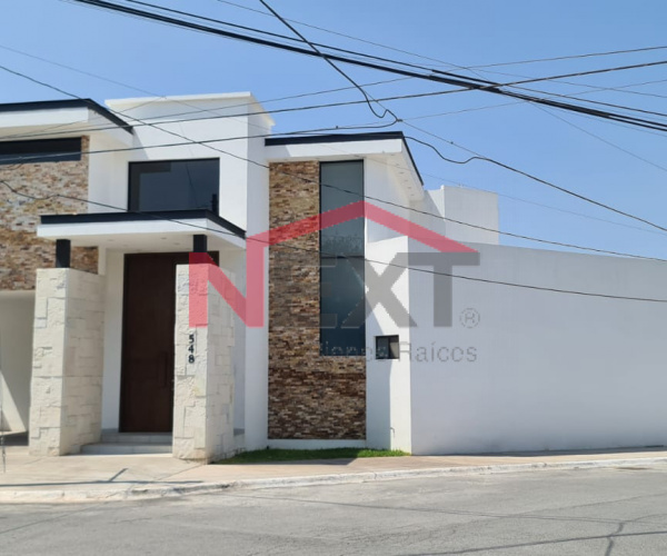 CASA EN RENTA CON 16 PANELES SOLARES EN SAN AGUSTIN