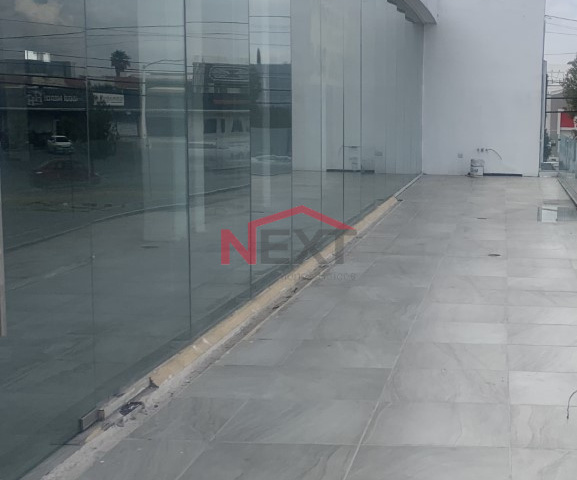 SE RENTA LOCAL CON TERRAZA 600 M2 AL NORTE DE LA CIUDAD