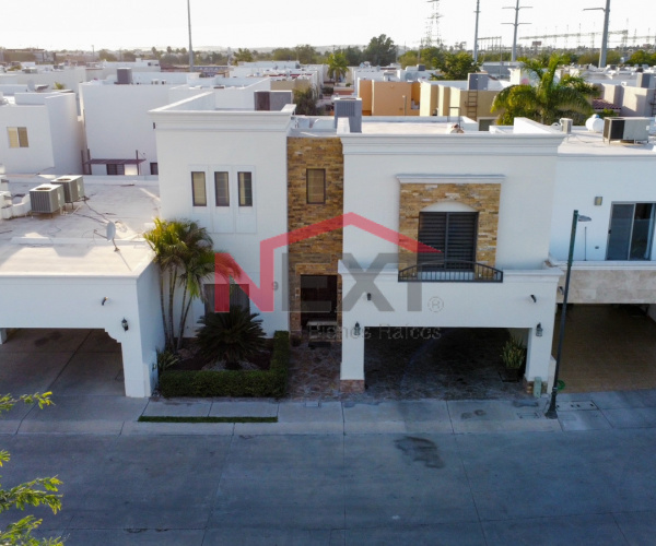 CASA EN VENTA EN VERSALLES RESIDENCIAL