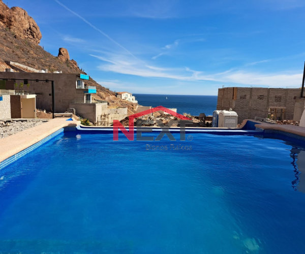 RENTA DE AMPLIA CASA EN ZONA EXCLUSIVA CON ALBERCA PRIVADA A UNOS PASOS DE LA PLAYA