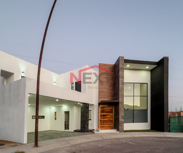 CASA EN VENTA EN VENTURA RESIDENCIAL CERRADA BRISTOL