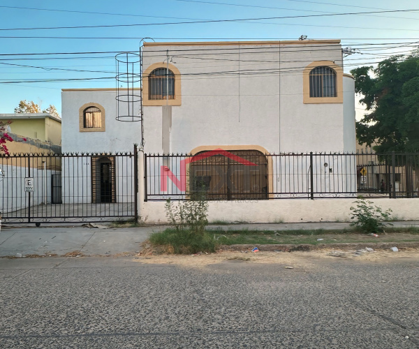 CASA EN RENTA EN PRADOS DEL CENTENARIO