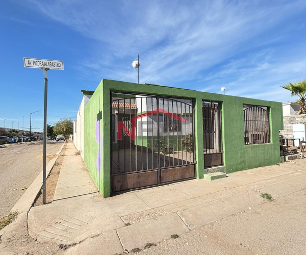 CASA EN VENTA EN FRACC. PASEOS DEL PEDREGAL
