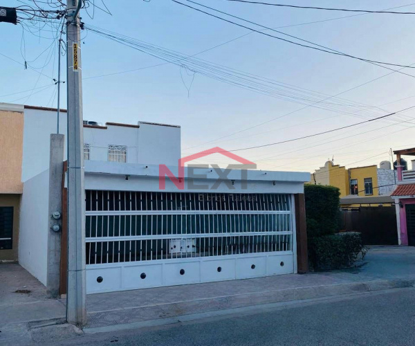 CASA EN VENTA EN PRIVADA LAS LOMAS