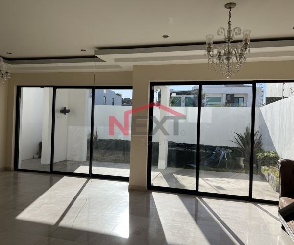Casa en venta dentro de Privada Las Flores, Hacienda Agua Caliente, Tijuana