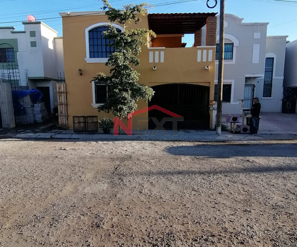 CASA EN VENTA EN FRACC. TULIPANES