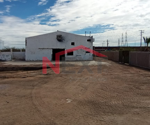 RENTA DE TERRENO CON OFICINA, BODEGA Y DESEMBARQUE