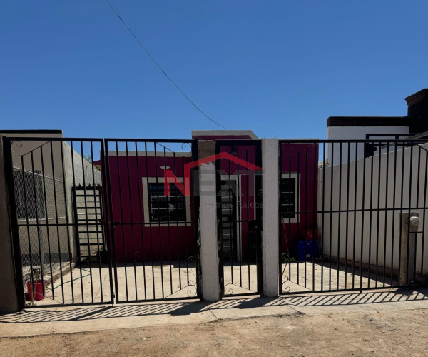 CASA EN VENTA EN COL. LOS ARROYOS