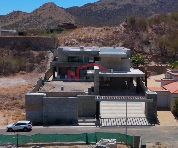 CASA EN VENTA EN HACIENDA RESIDENCIAL