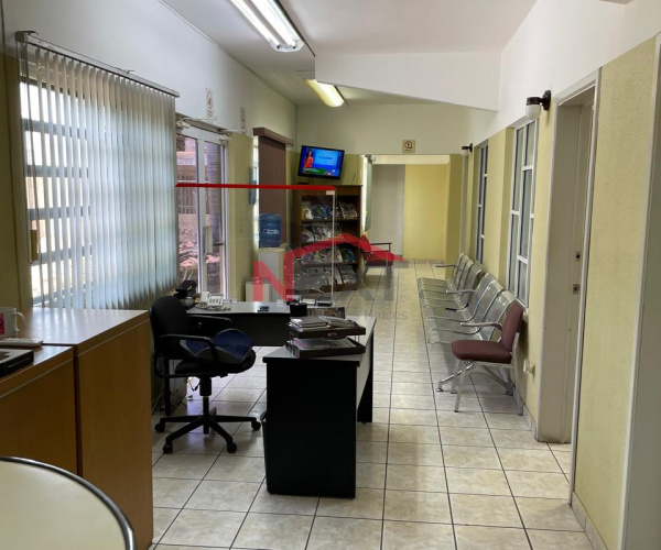CONSULTORIO/OFICINA EN RENTA UBICADO EN COL. CENTRO