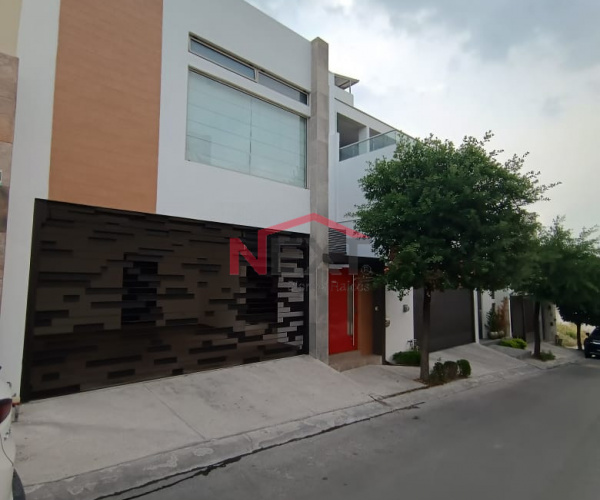 CASA EN VENTA SECTOR SAN JERÓNIMO MONTERREY