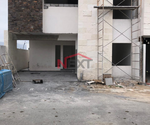 VENTA DE CASA DE 4 RECAMARAS EN VALLE DE FONTANA