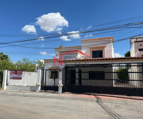 CASA EN VENTA EN LORETO RESIDENCIAL