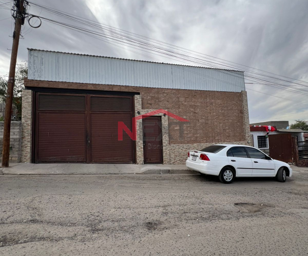 BODEGA EN VENTA EN COL. PEDREGAL DE LA VILLA