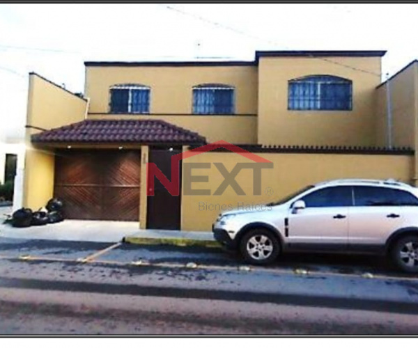 VENTA DE CASA EN EMILIO CASTELAR ZONA CENTRO