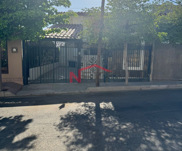 CASA EN VENTA EN COL. LOMA LINDA