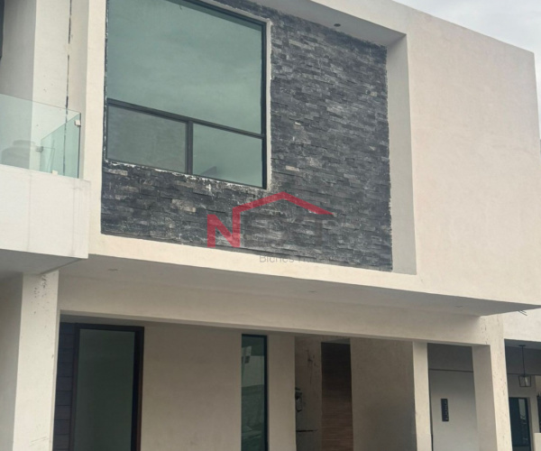 SE VENDE CASA EN SIERRA ALTA RESIDENCIAL