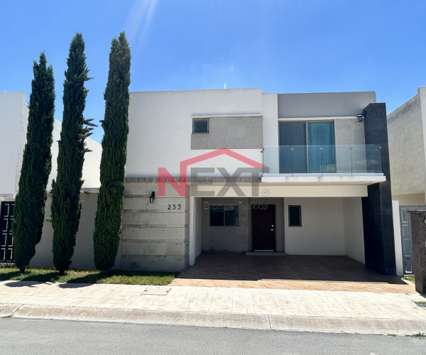 🏡 Casa en renta al norte de Saltillo – Misiones VII con jardín y salón multiusos