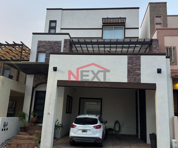 CASA EN VENTA EN VISTAS DEL SOL