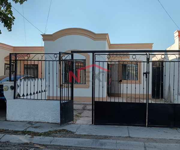 CASA EN VENTA EN COL. REAL DEL CARMEN