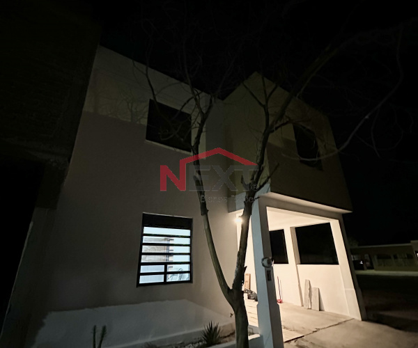 CASA EN RENTA EN LAS PLACITAS