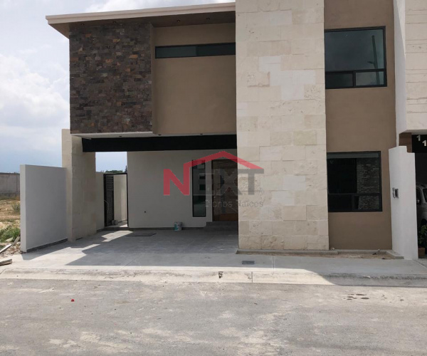 CASA EN VENTA DE 4 RECAMARAS EN VALLE DE FONTANA