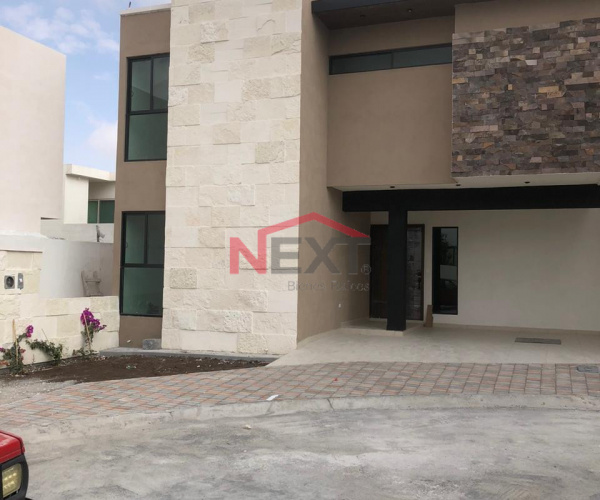 CASA EN VENTA EN FRACC. ACACIA