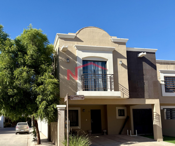 CASA EN VENTA EN TOPACIO RESIDENCIAL
