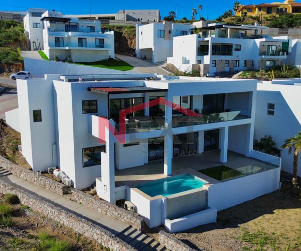 CASA EN VENTA CON VISTA AL MAR Y CON ALBERCA EN BELO HORIZONTE - SAN CARLOS, SONORA.