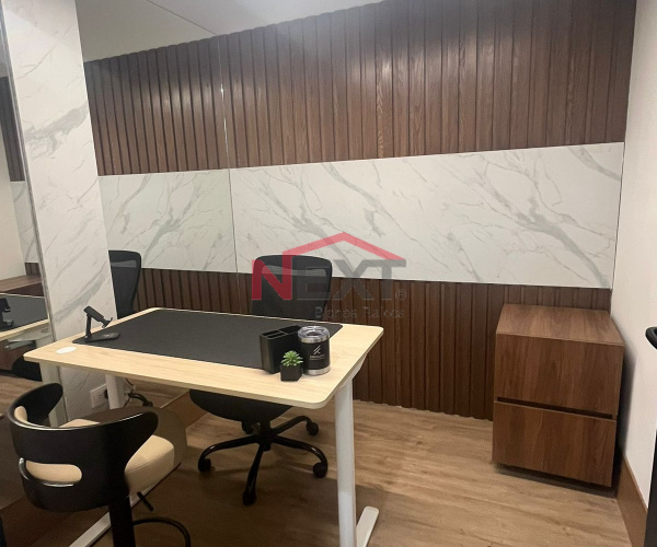 RENTA DE OFICINA  CON CUBICULO PARA COWORKING EN LA PLAZA SANTA ISABEL
