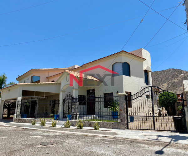 CASA EN VENTA CUMBRES RESIDENCIAL