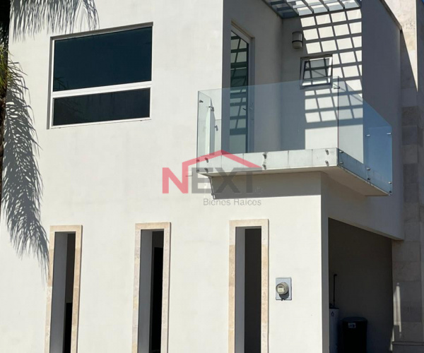 CASA EN RENTA RESIDENCIAL SANTA ROSA