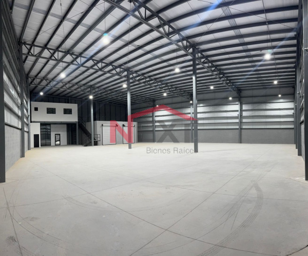 SE RENTA NAVE INDUSTRIAL NUEVA -SOBRE LIBRAMIENTO OFT