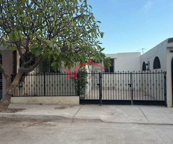 CASA EN VENTA EN COL. LOS JARDINES