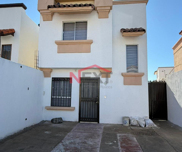 CASA EN RENTA EN COL. PUERTA REAL