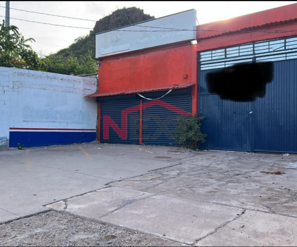 VENTA DE PROPIEDAD COMERCIAL EN AVENIDA DE ALTO FLUJO VEHICULAR