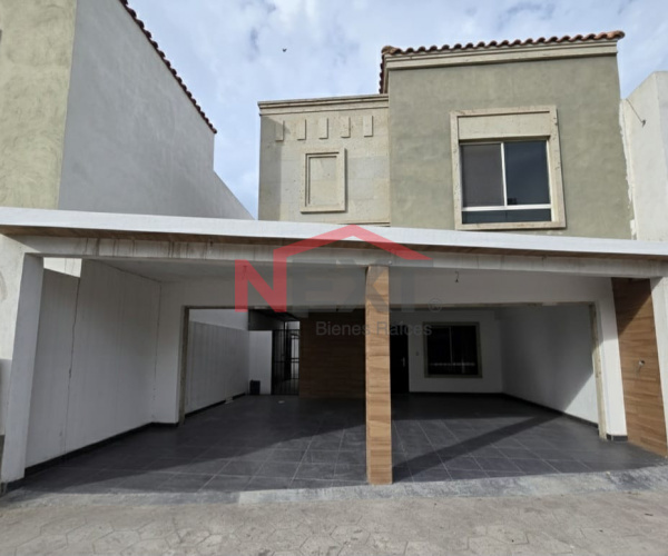 CASA EN VENTA AL PONIENTE FRACCIONAMIENTO PRIVADO