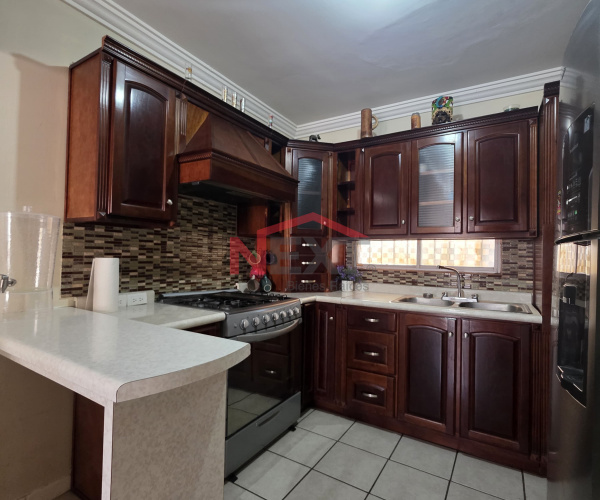 CASA EN RENTA EN CERRADA PIMAS