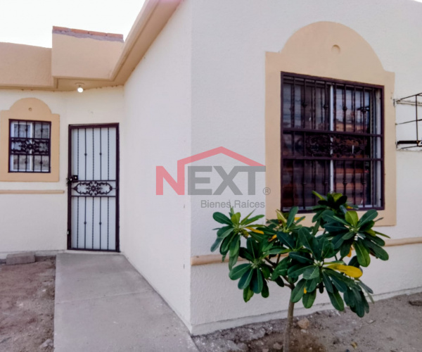 CASA EN RENTA EN COL. LAS LOMAS