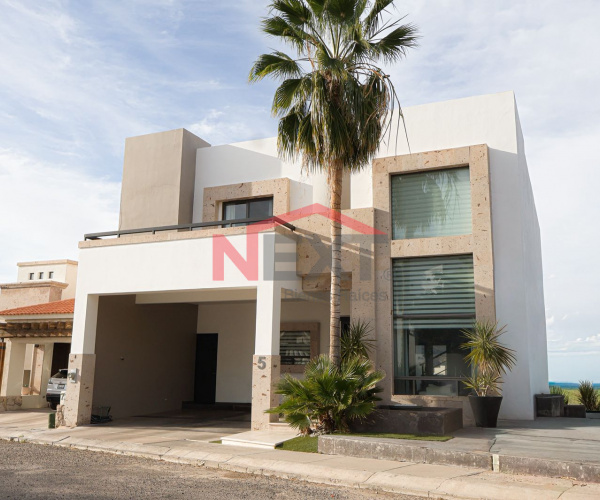 CASA EN VENTA EN PRIVADAS DEL PEDREGAL