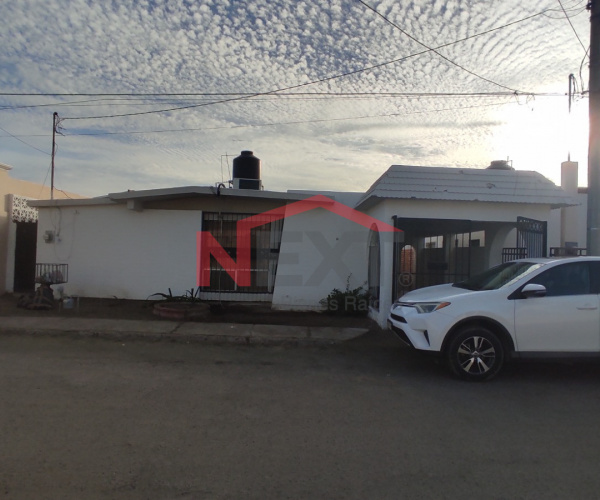 CASA EN VENTA EN COL. LOS ARCOS