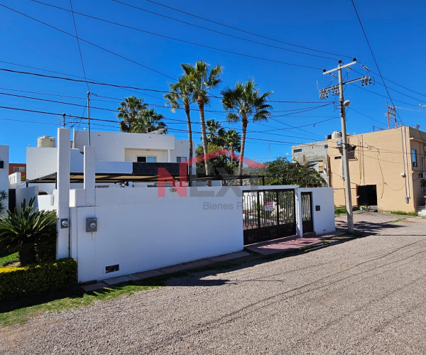 Propiedad Multifamiliar con Alberca y Departamento Independiente.