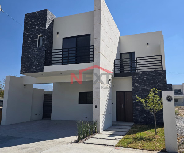 Casa en Venta Frente a parque