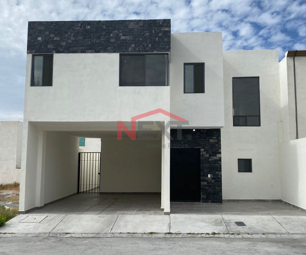 CASA  EN VENTA  EN VILLAS DE ARTEAGA