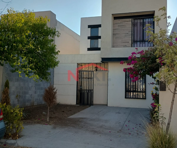 CASA EN RENTA AMUEBLADA  AL ORIENTE FRACCIONAMIENTO MARAVILLAS