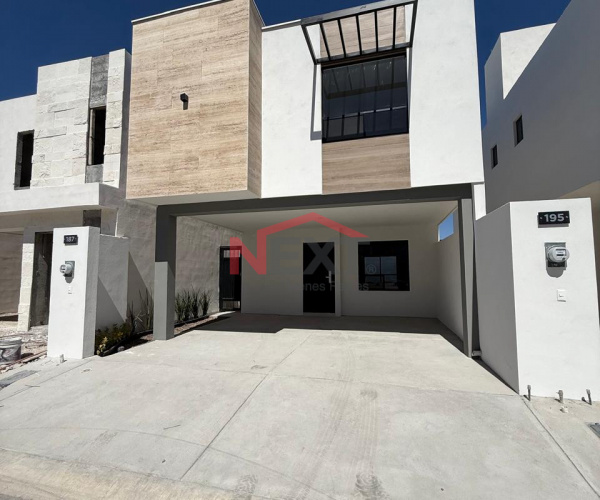 CASA EN VENTA EN MONTALIA A UNA CUADRA DE VALDÉS SÁNCHEZ