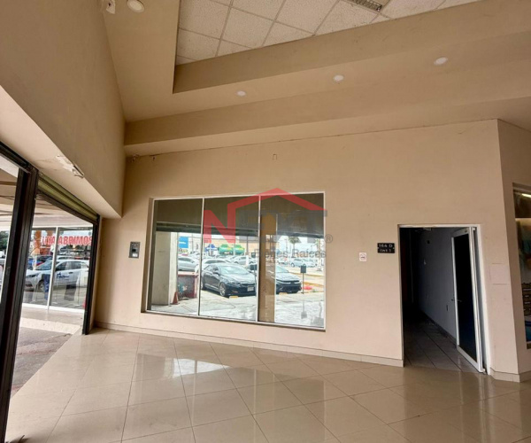 LOCAL EN RENTA EN METROCENTRO (NEGOPLAZA)